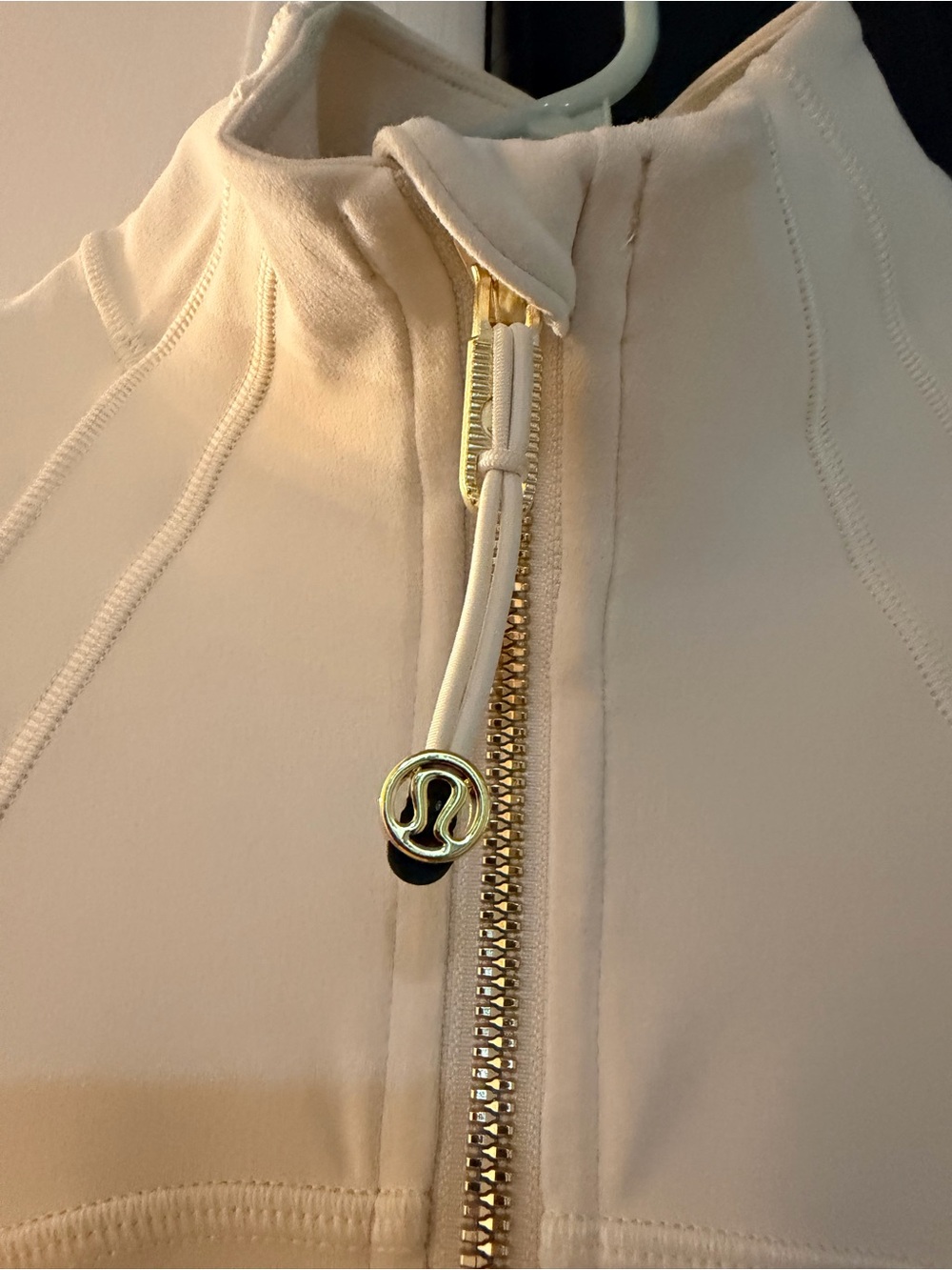 Lululemon Define Jacket Cropped Nulu Bone/Gold Size 6 - Picture 4 of 8